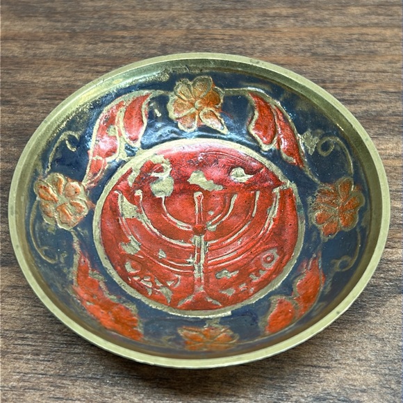 4/$20 Vintage Enamelled Mini Brass Bowl Jerusalem Featuring A Menorah Design - Picture 8 of 9